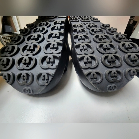 SOLD Men's Gucci Slides Authentic GG embossed rubber flatform slides - Picture 11 of 17